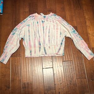 Old Navy Cropped Tie Dye Sweatshirt. Size Large. NWT